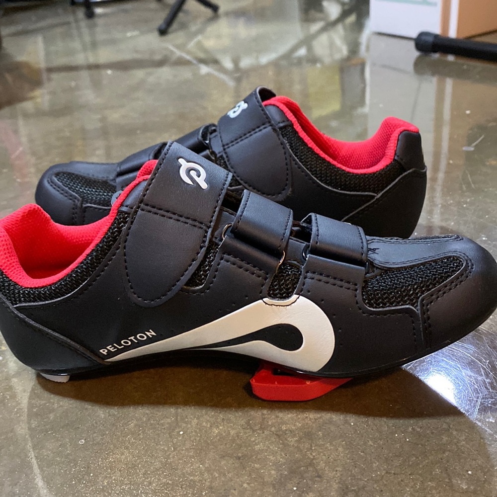 Like new Women’s Peloton size 38 US size 7 cycling shoes with cleats. Worn 3x.